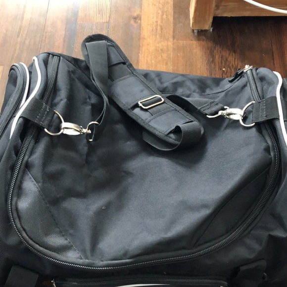 NWOT black duffel bag with Ohio Veteran embroidered on front pocket - Picture 6 of 6